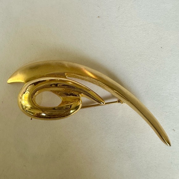 Monet Vintage Infinity Symbol Cut Out Abstract Twist Modernist Brooch - Picture 5 of 6